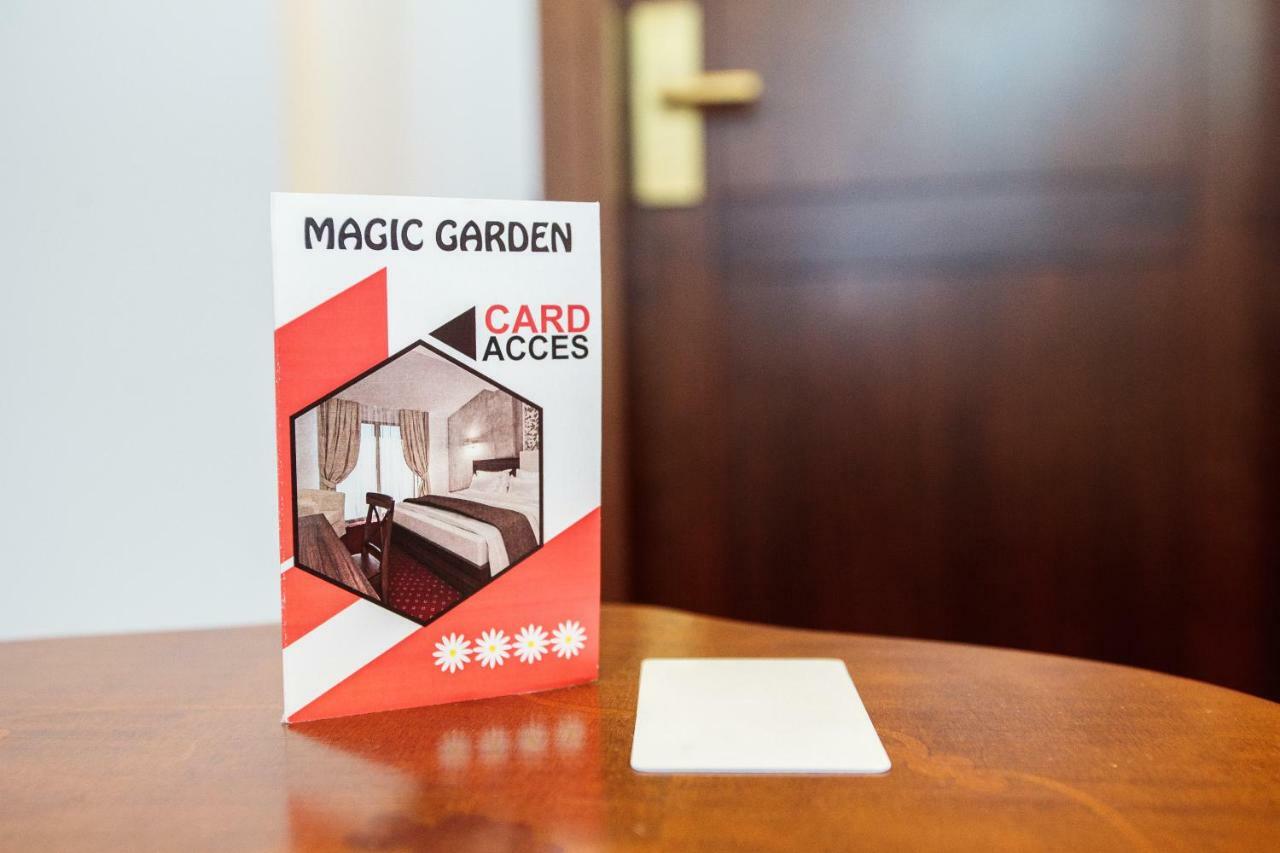 ホテル Magic Garden By Vladut Bacău エクステリア 写真